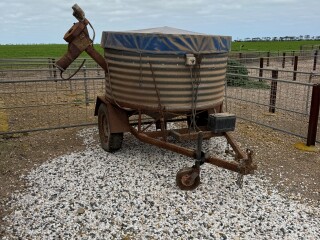 Sheep Feeder